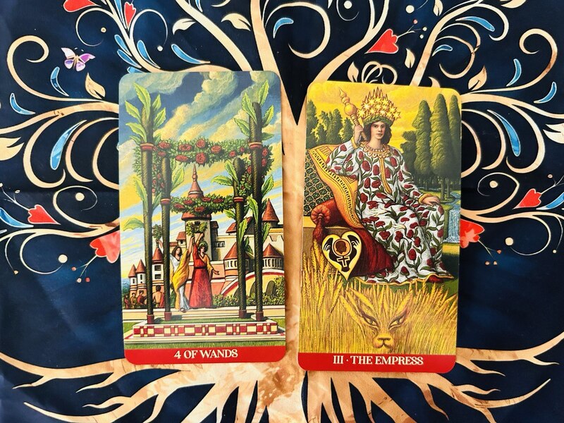 Four of Wands and The Empress photo by Tarot Institute.